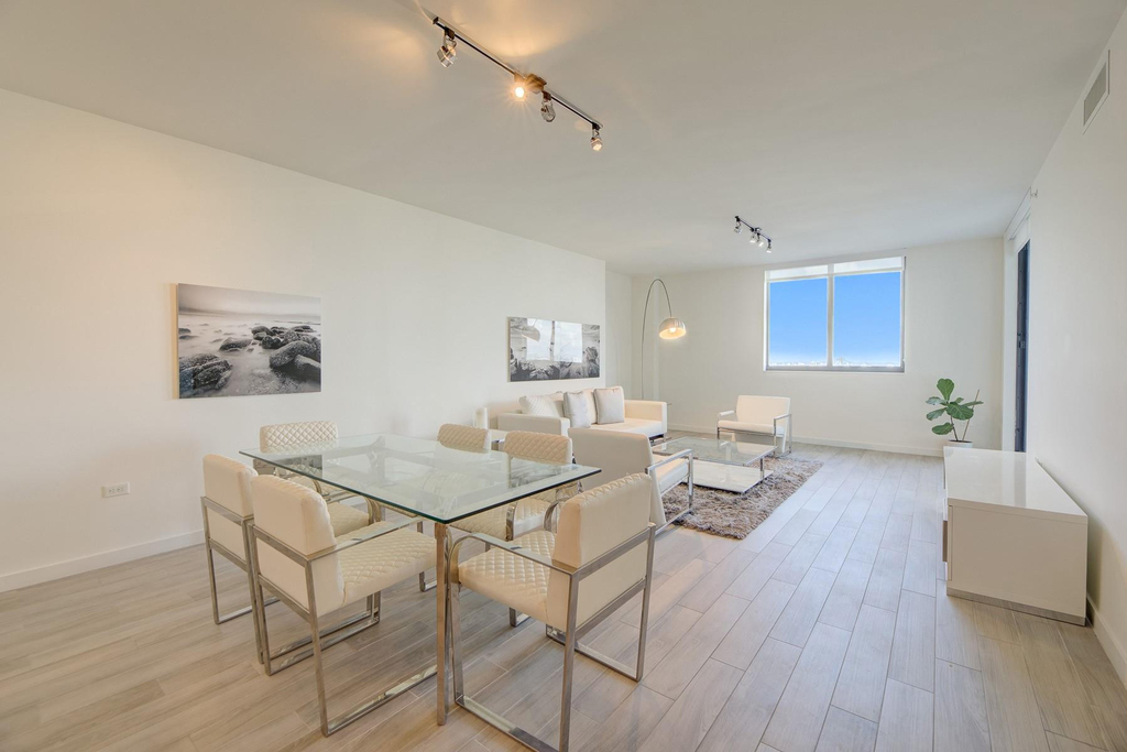 999 Sw 1st Avenue - Photo 4