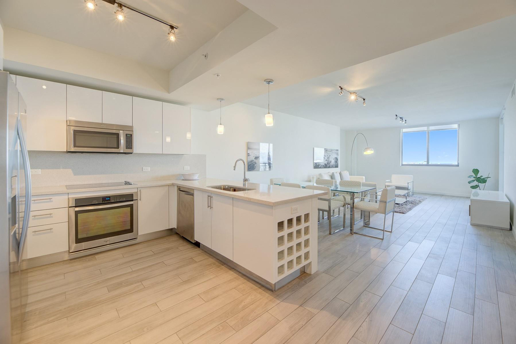 999 Sw 1st Avenue - Photo 3