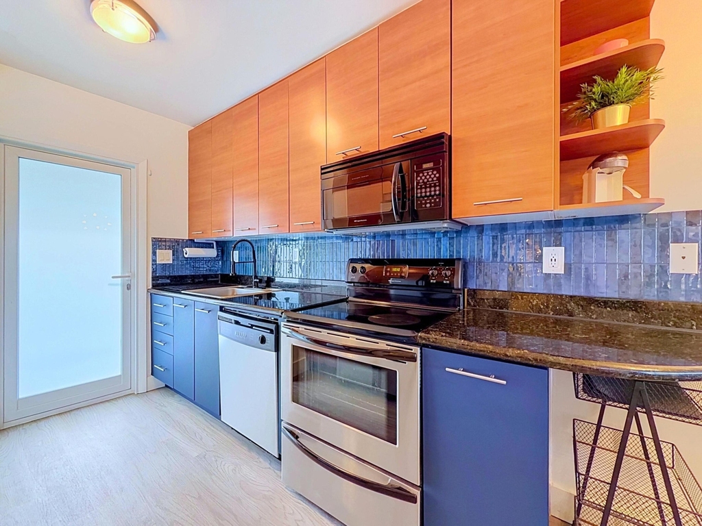 3250 Ne 28th Street - Photo 2