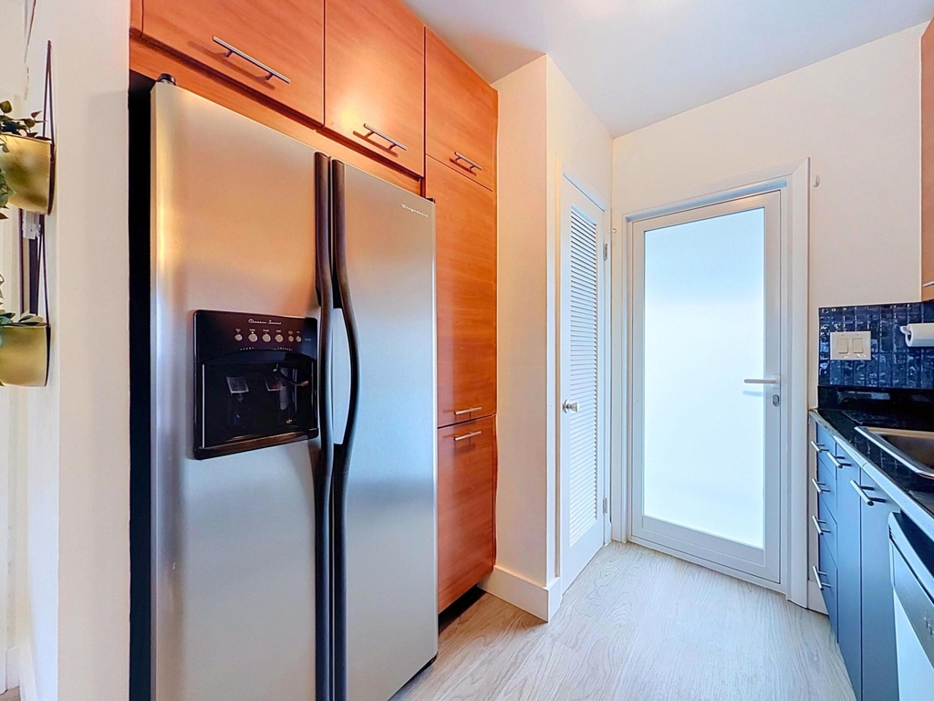 3250 Ne 28th Street - Photo 3
