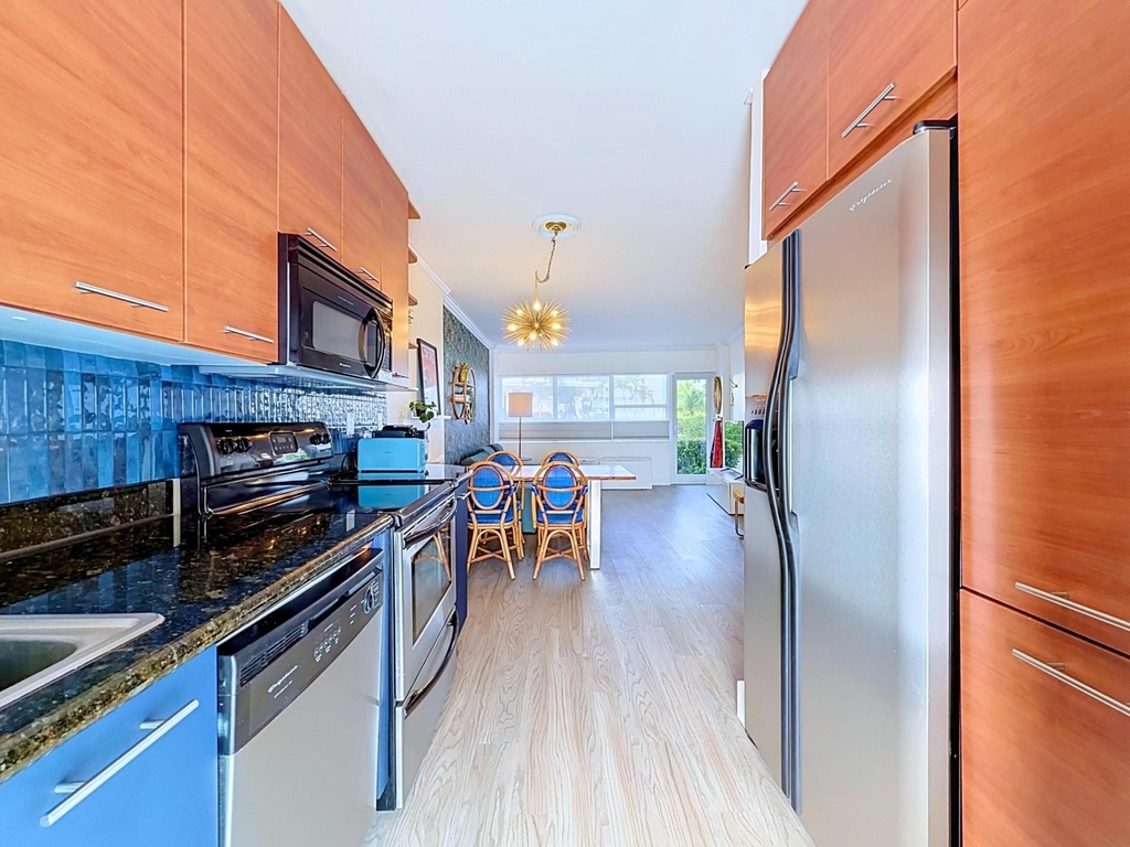 3250 Ne 28th Street - Photo 1