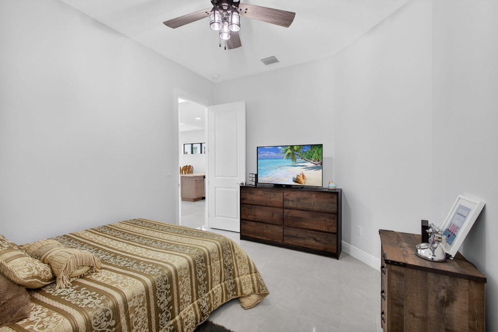 4805 Saint Armands Way - Photo 31