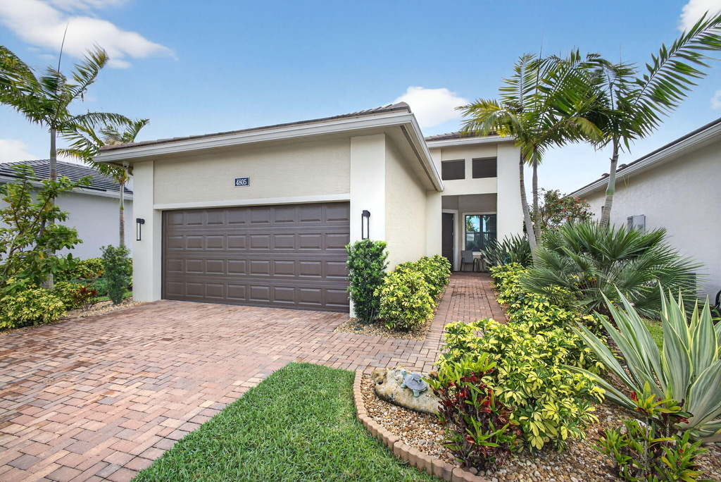 4805 Saint Armands Way - Photo 3