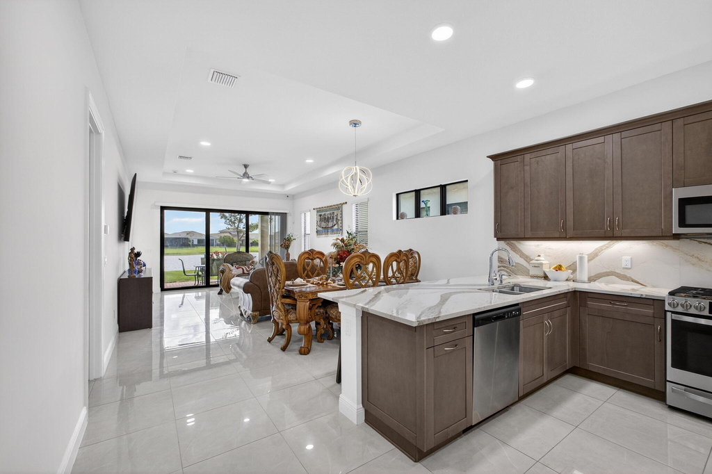 4805 Saint Armands Way - Photo 6