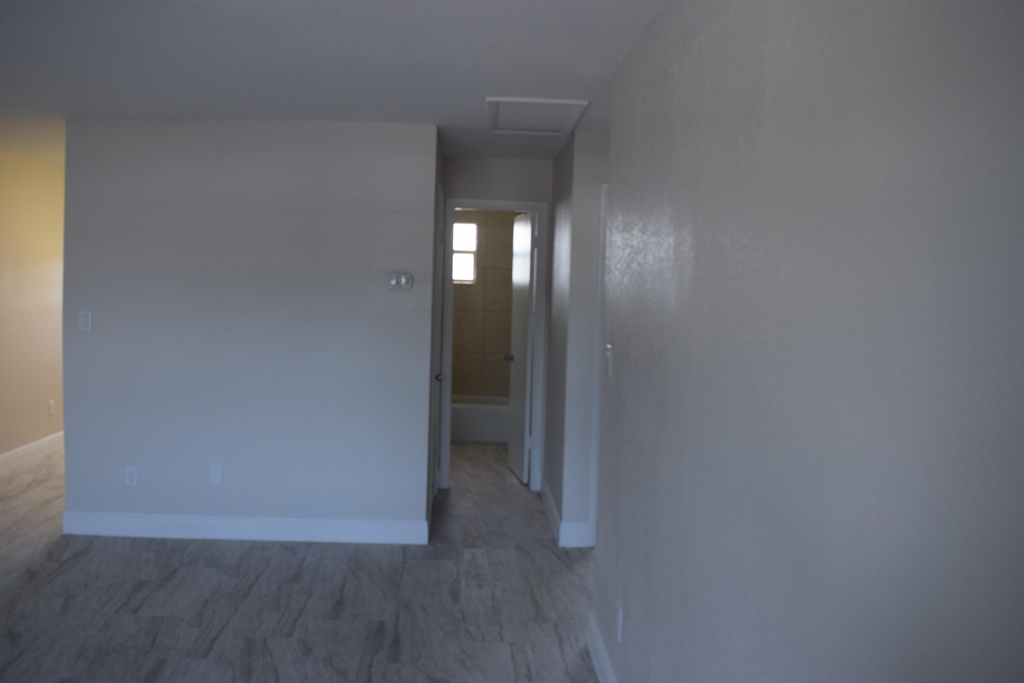 207 Southland Drive - Photo 3