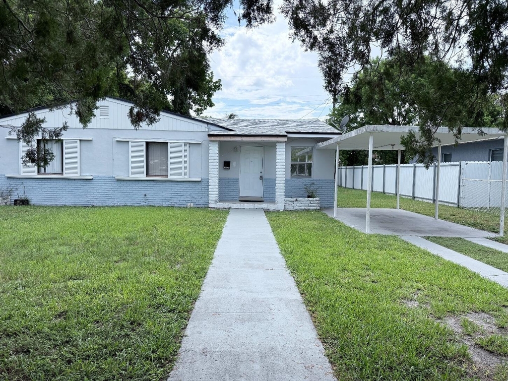 16100 Ne 10th Avenue - Photo 0
