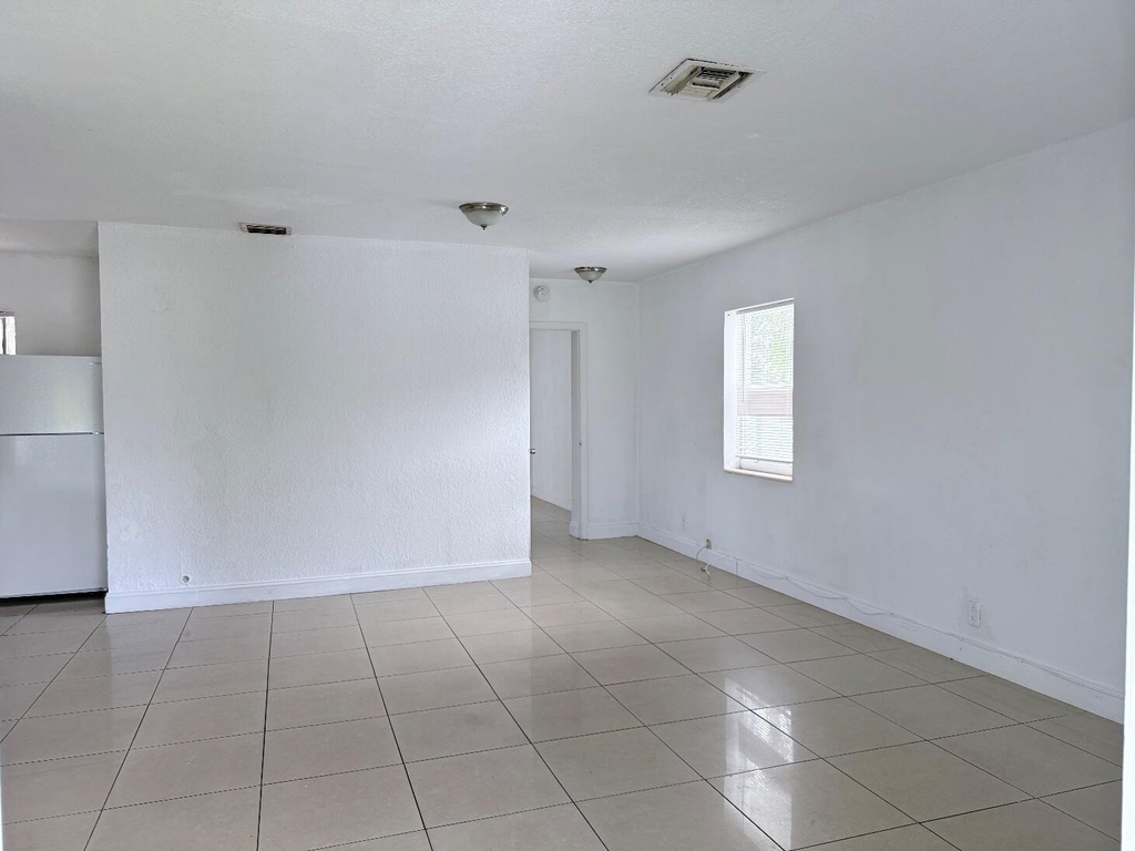 16100 Ne 10th Avenue - Photo 4