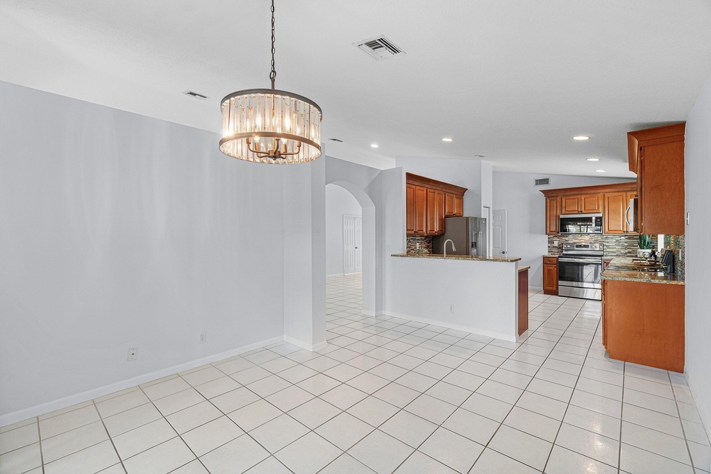 5737 Royal Club Dr. Drive - Photo 9