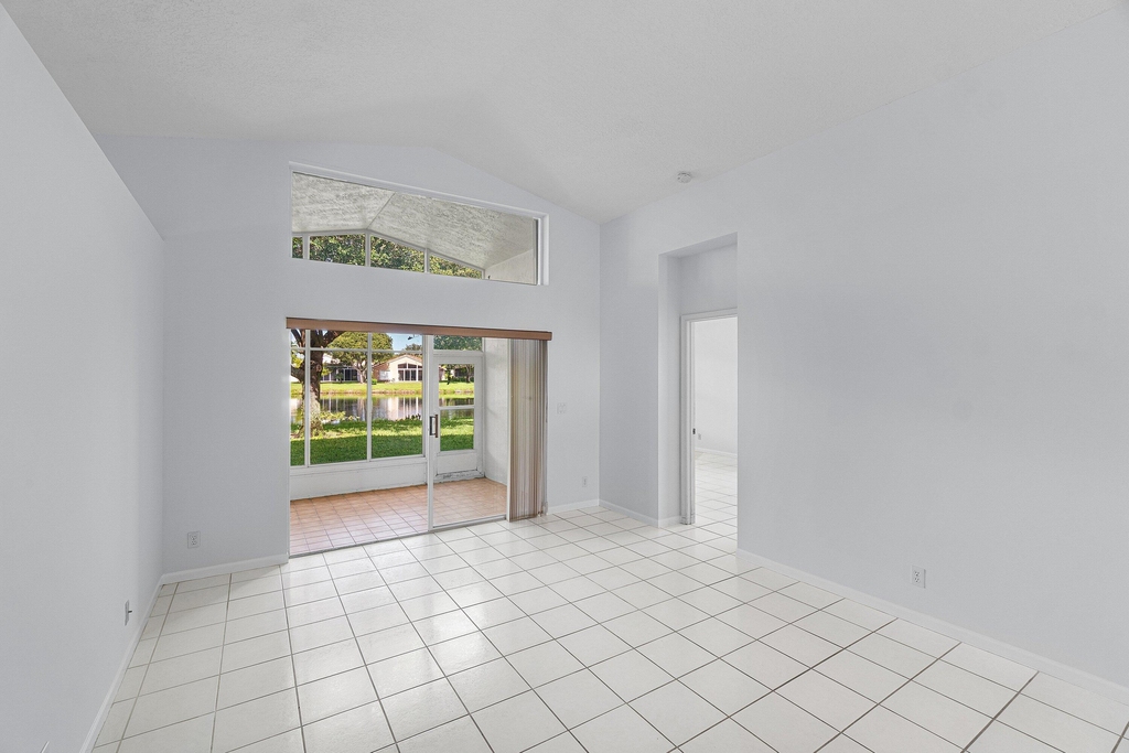 5737 Royal Club Dr. Drive - Photo 4