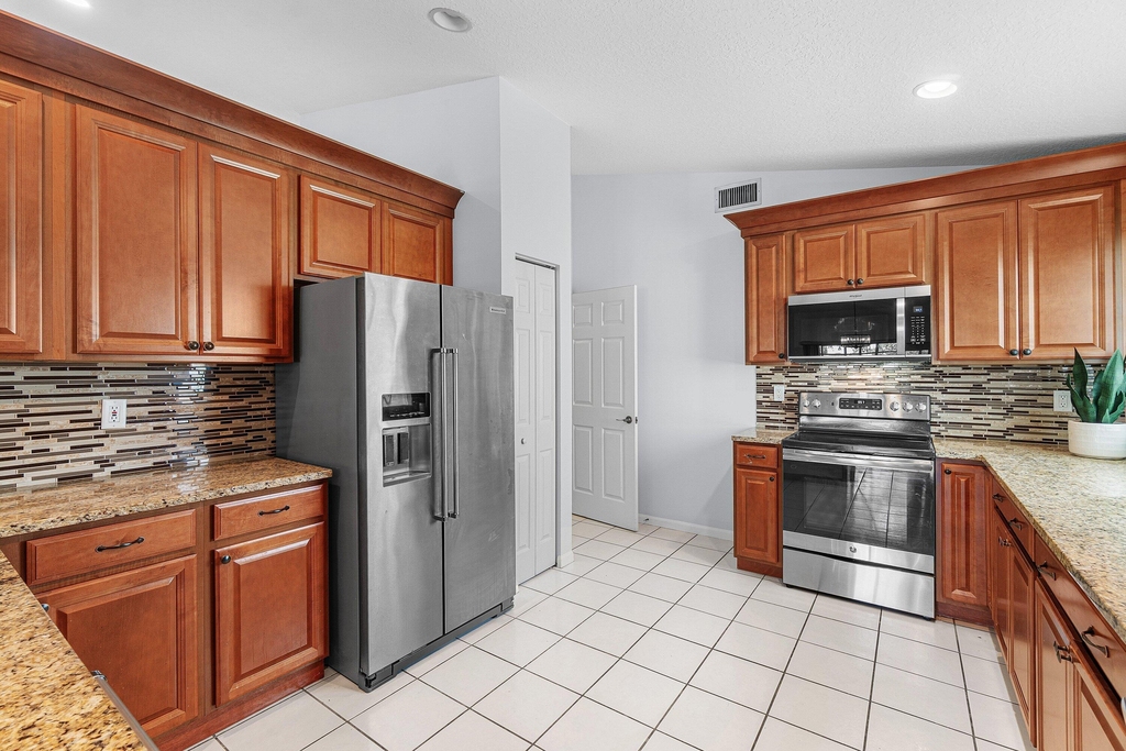 5737 Royal Club Dr. Drive - Photo 11