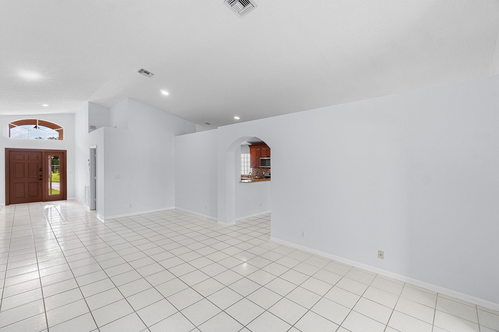 5737 Royal Club Dr. Drive - Photo 6