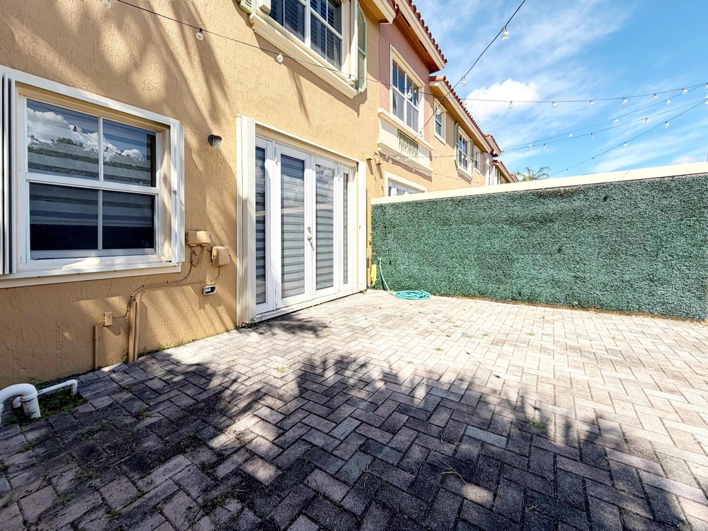 975 Sw 143rd - Photo 13