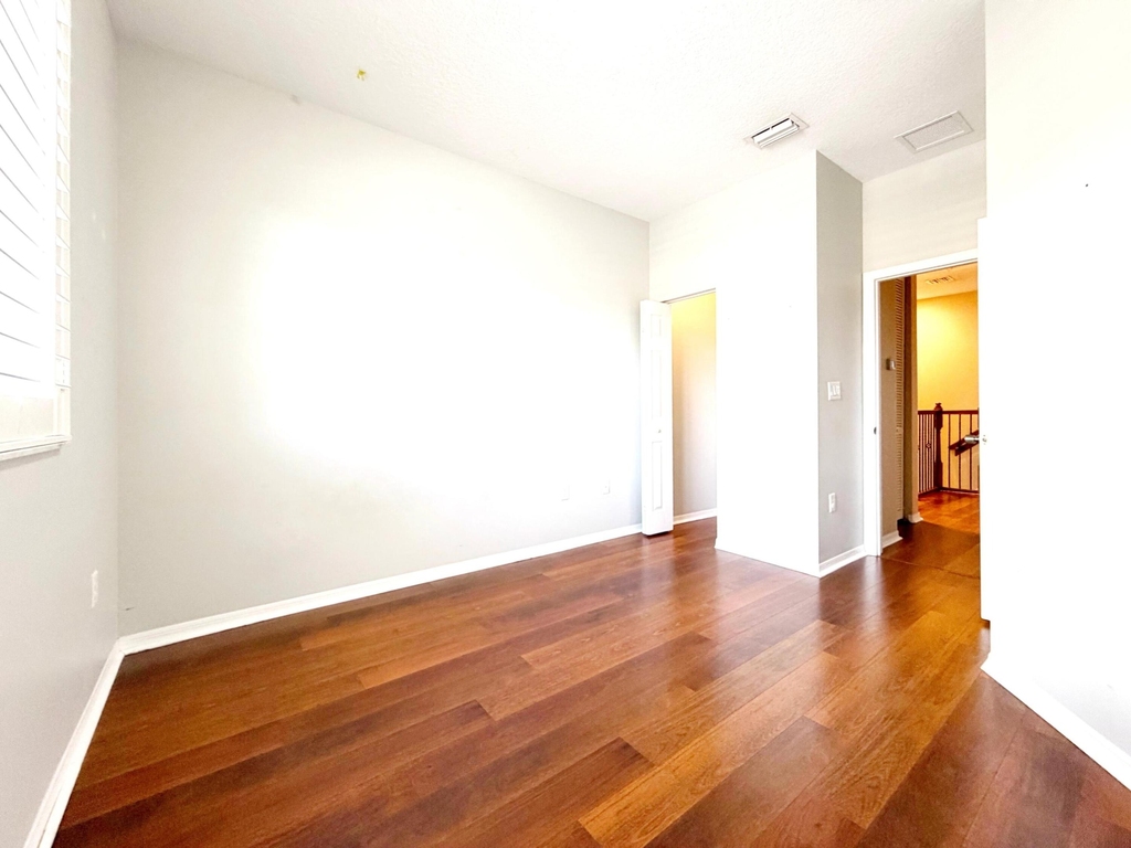 975 Sw 143rd - Photo 9