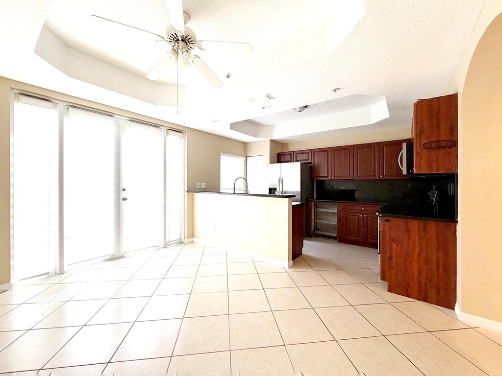 975 Sw 143rd - Photo 3