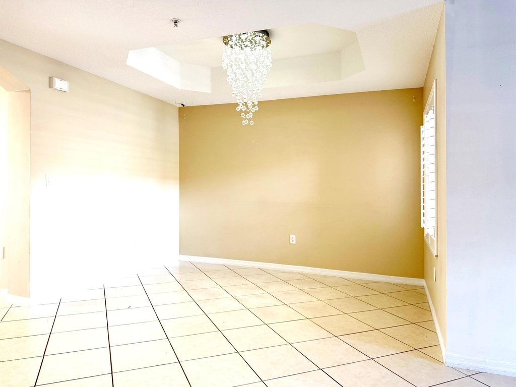 975 Sw 143rd - Photo 2