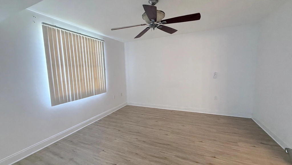 6025 Balboa Circle - Photo 7