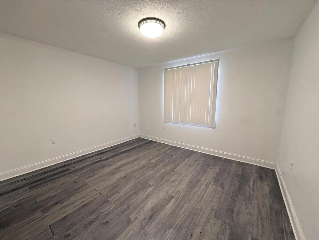 6025 Balboa Circle - Photo 6