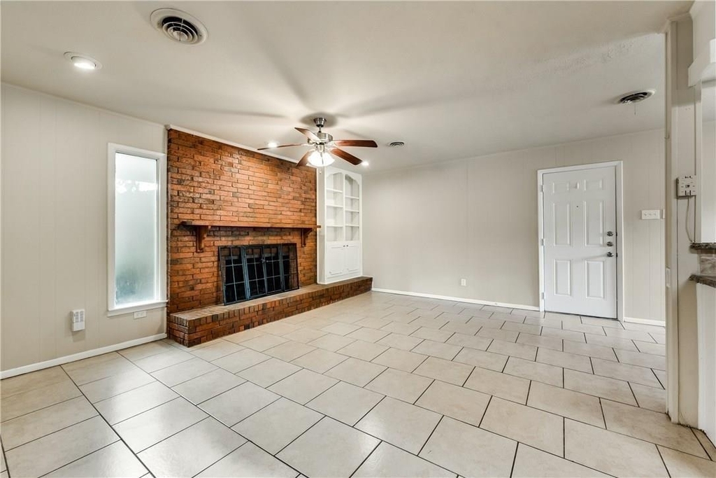 1601 Larkspur Drive - Photo 3