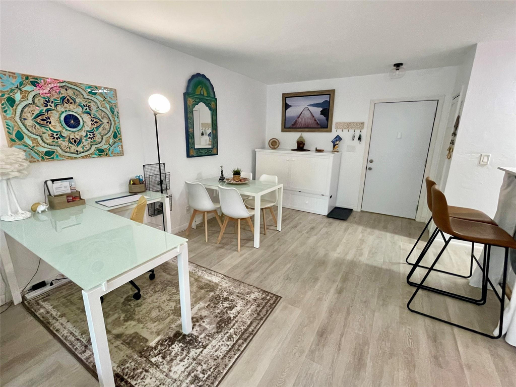 3000 Riomar Street - Photo 2