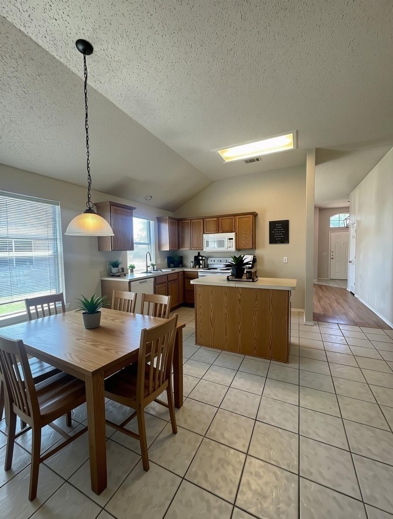 2405 Kariba Lane - Photo 5