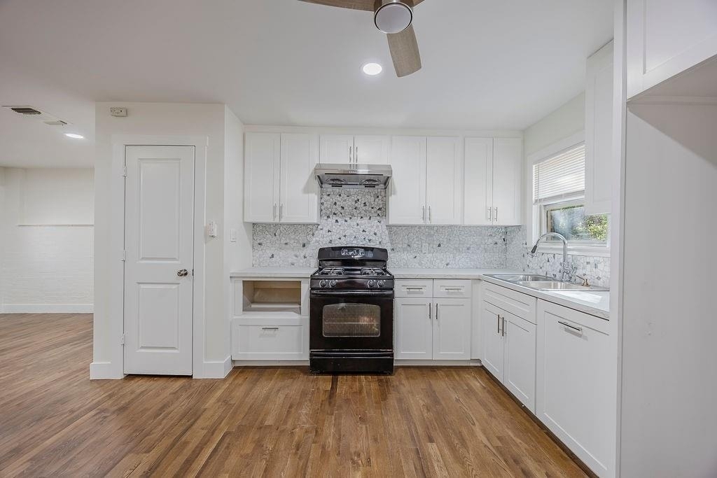 4712 Laverda Drive - Photo 9