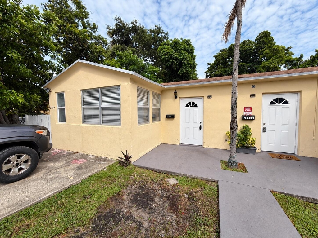 2219 Wilson Street - Photo 0