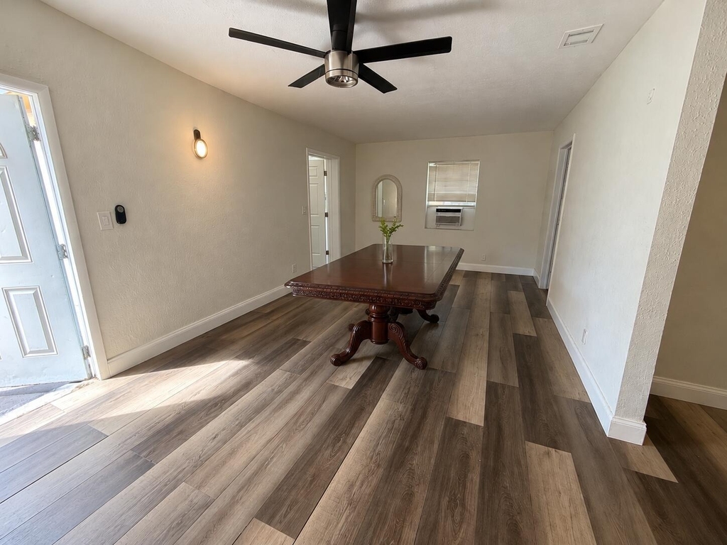 2219 Wilson Street - Photo 4