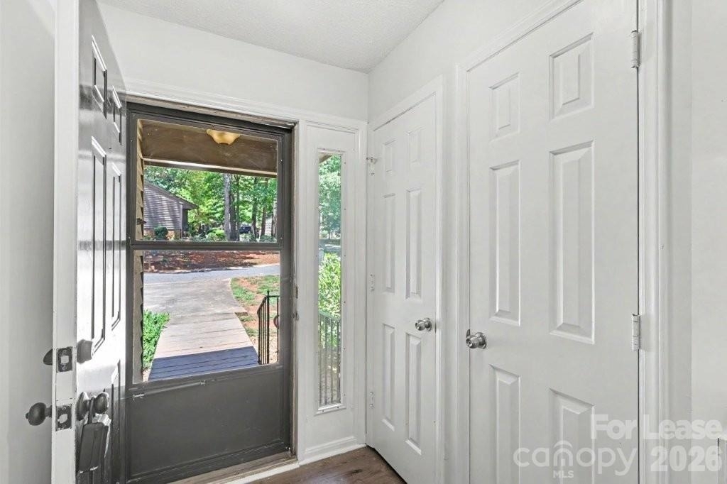 988 Cranberry Circle - Photo 2