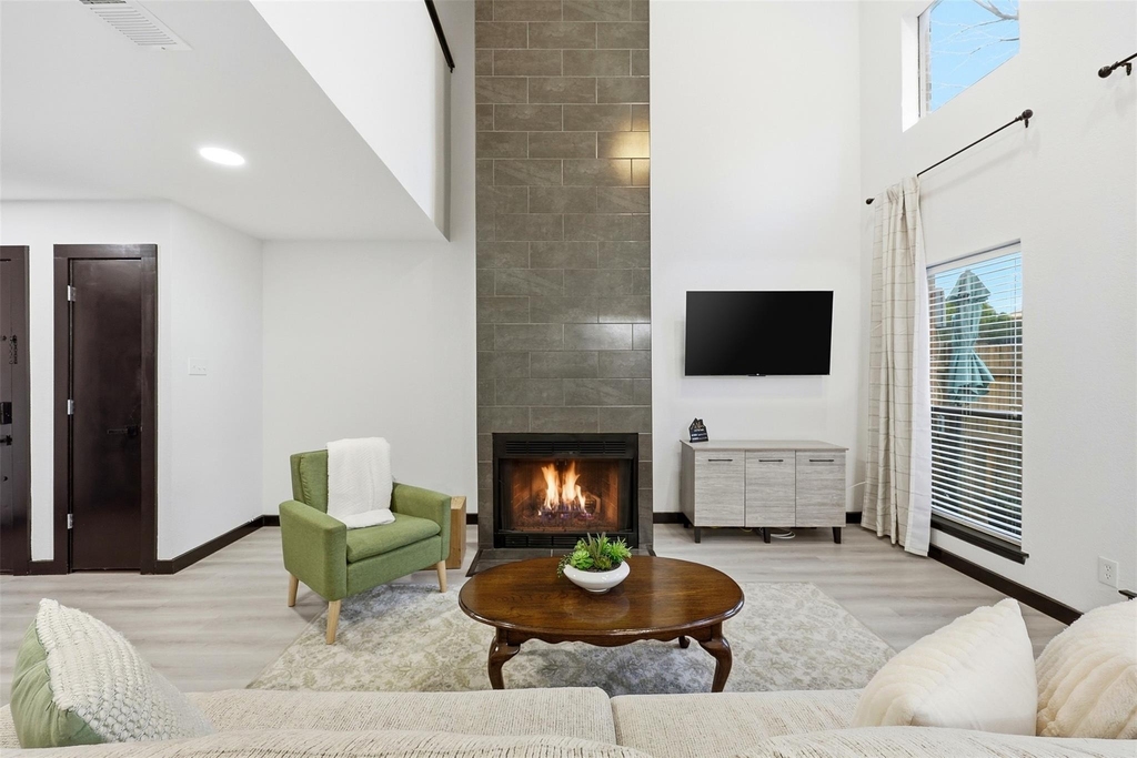 1214 W Hudgins - Photo 3