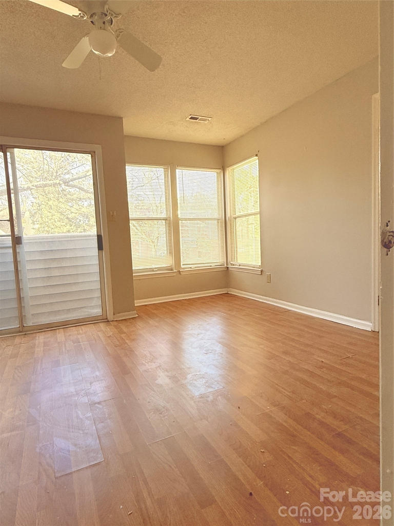 9627 Vinca Circle - Photo 4