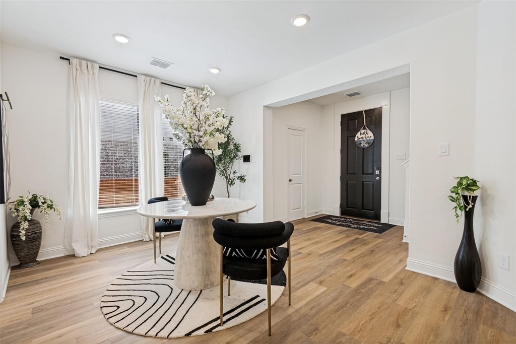3906 Belleview Place - Photo 2
