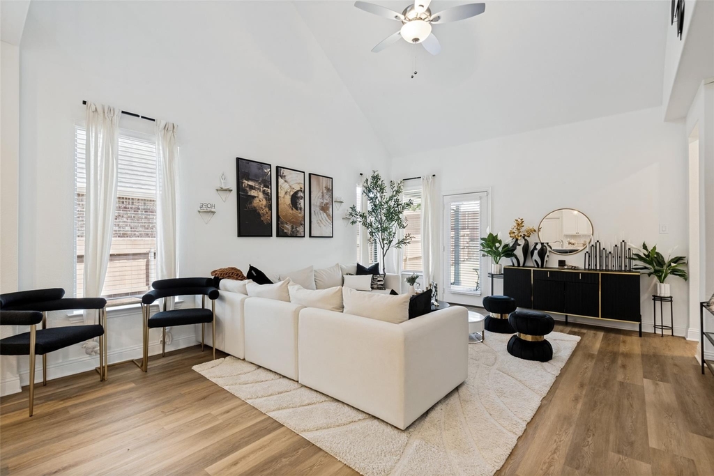 3906 Belleview Place - Photo 6