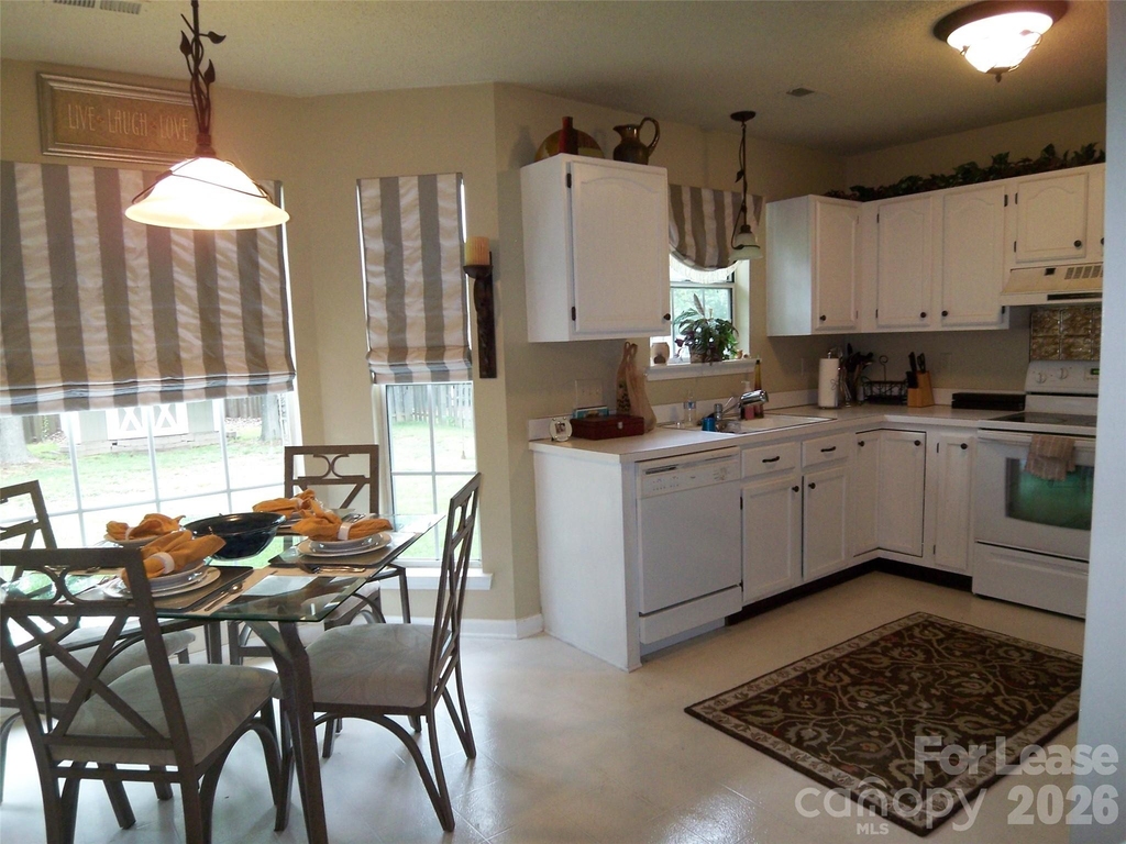 6010 Kenmore Lane - Photo 2