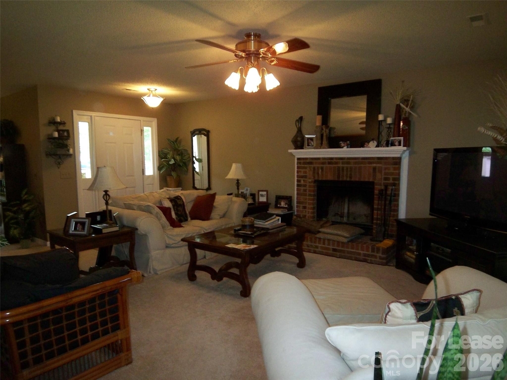 6010 Kenmore Lane - Photo 7