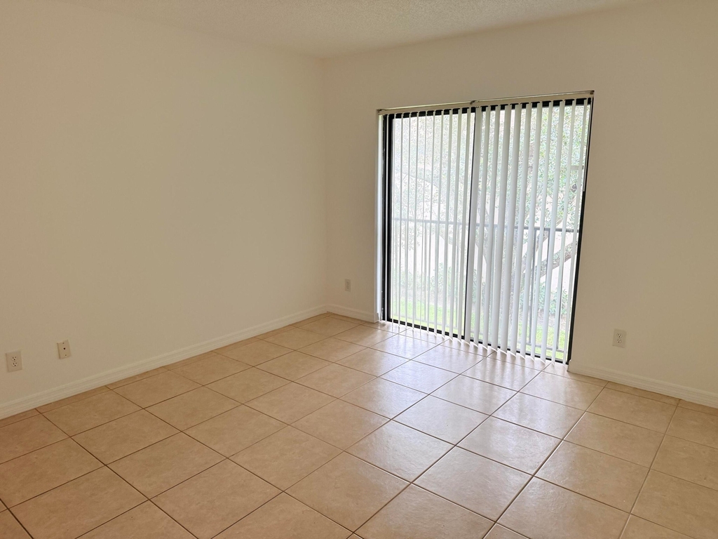 5981 Washington Street - Photo 11