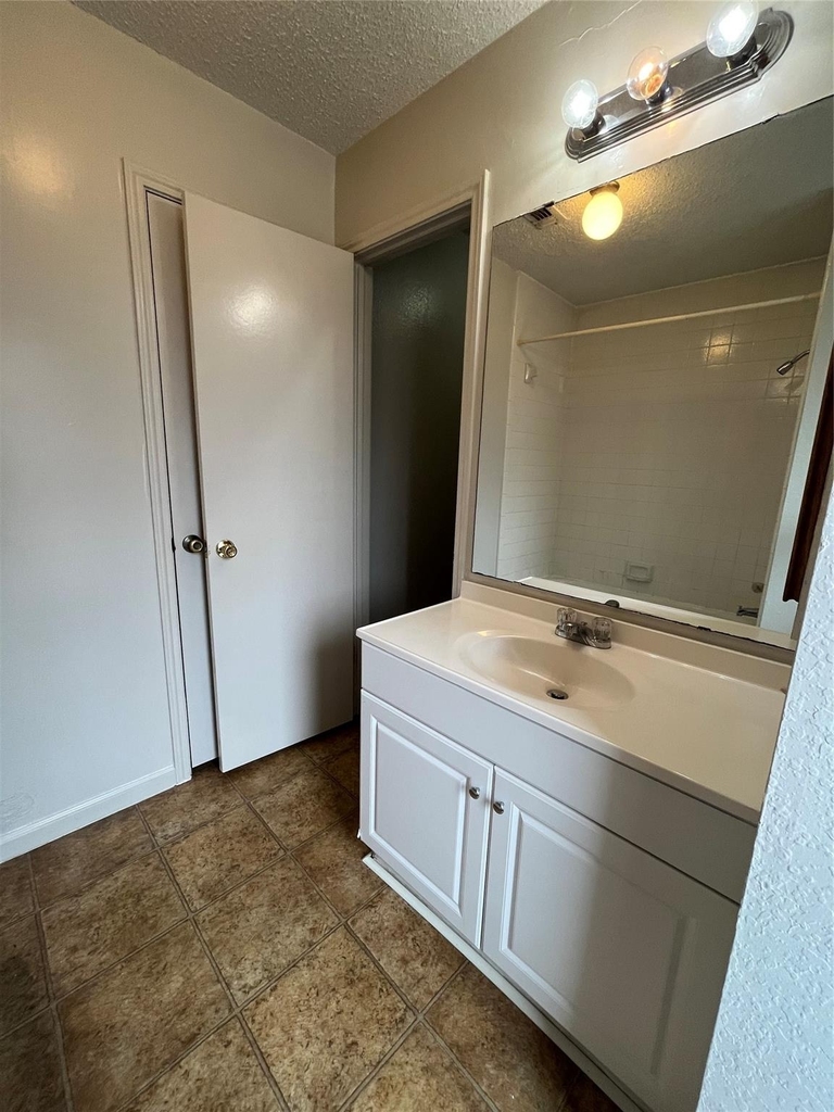 724 Ballard Street - Photo 9