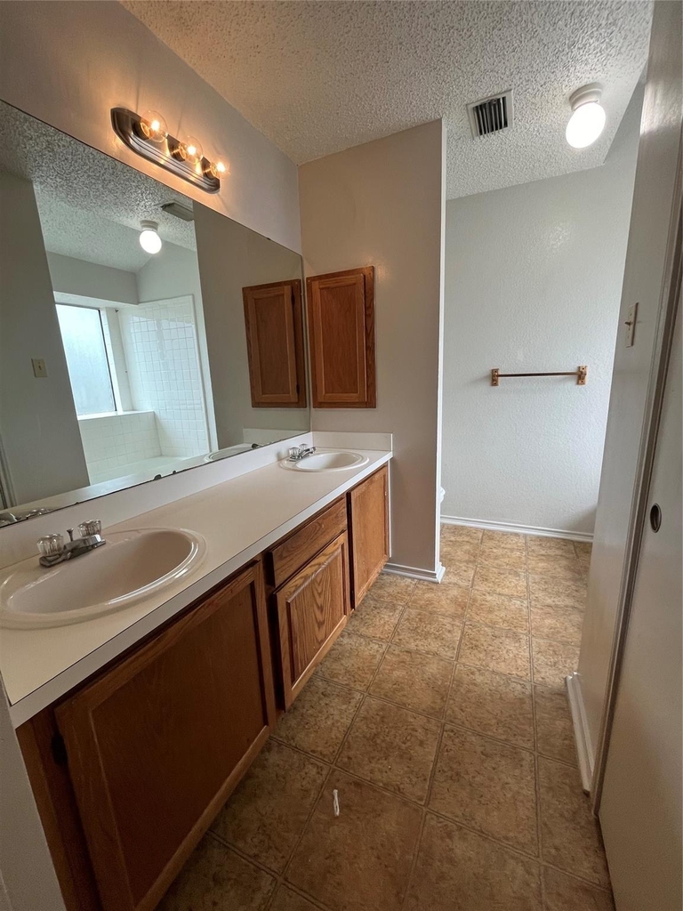 724 Ballard Street - Photo 12