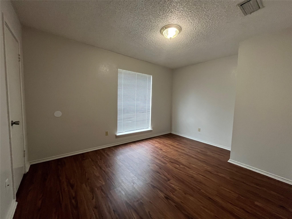 724 Ballard Street - Photo 7