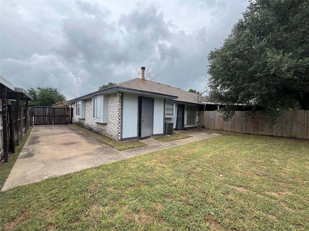 724 Ballard Street - Photo 16