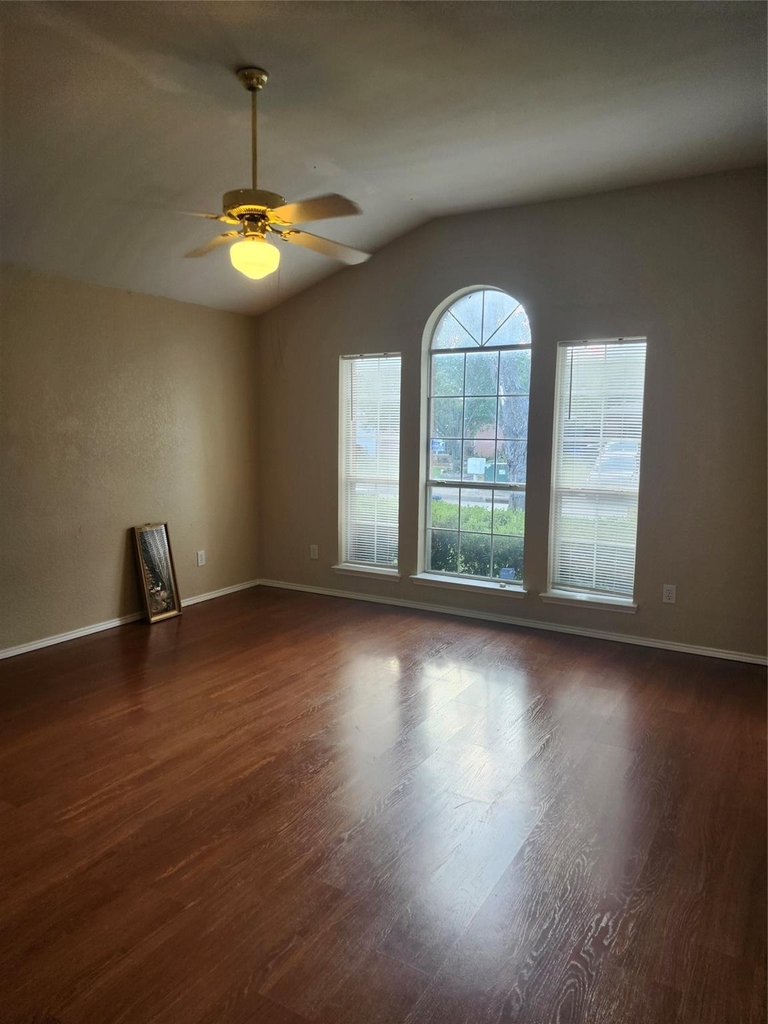 9290 Crimnson Court - Photo 2