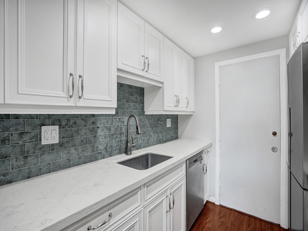 200 S Birch Road - Photo 6