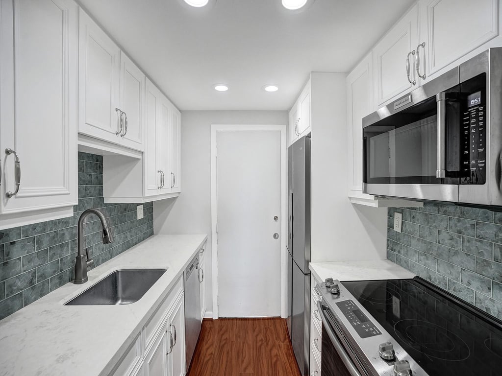 200 S Birch Road - Photo 5