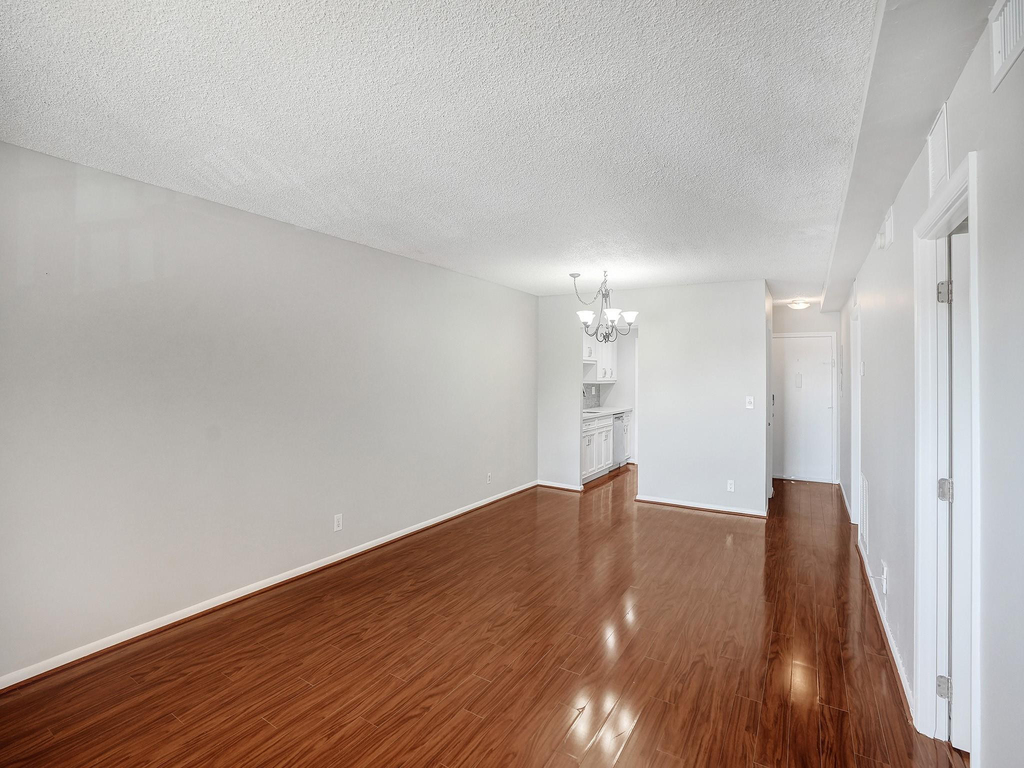 200 S Birch Road - Photo 2