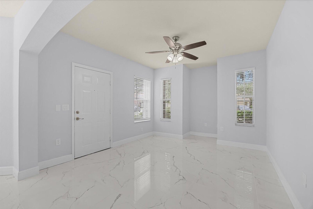 128 Sw Peacock Boulevard - Photo 2