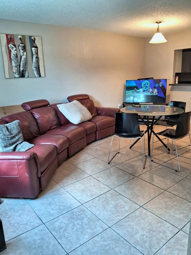 4334 Nw 9th Avenue - Photo 2