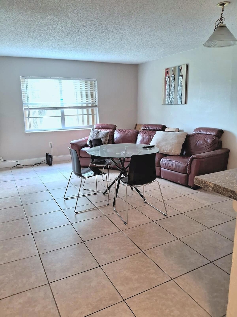 4334 Nw 9th Avenue - Photo 1