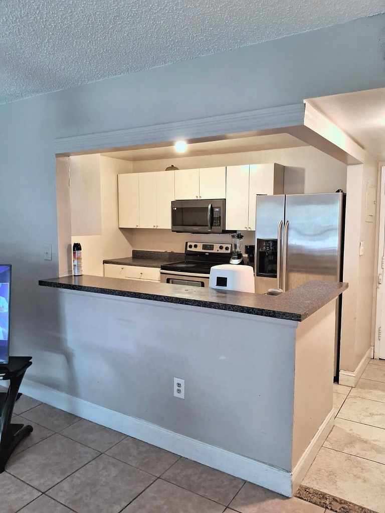 4334 Nw 9th Avenue - Photo 4