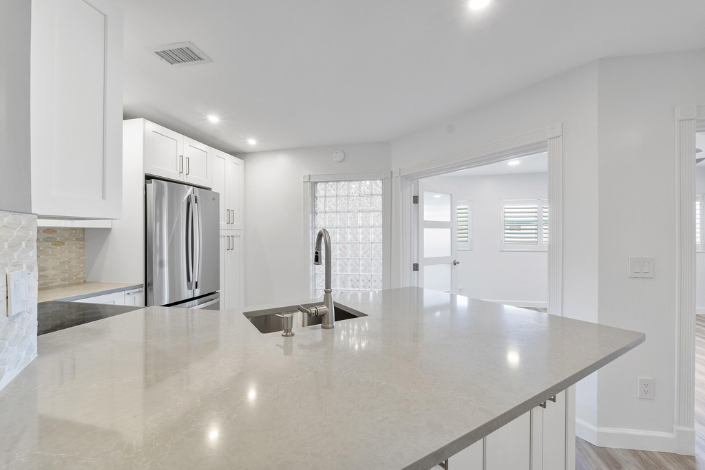 273 Nw 36th Avenue - Photo 5
