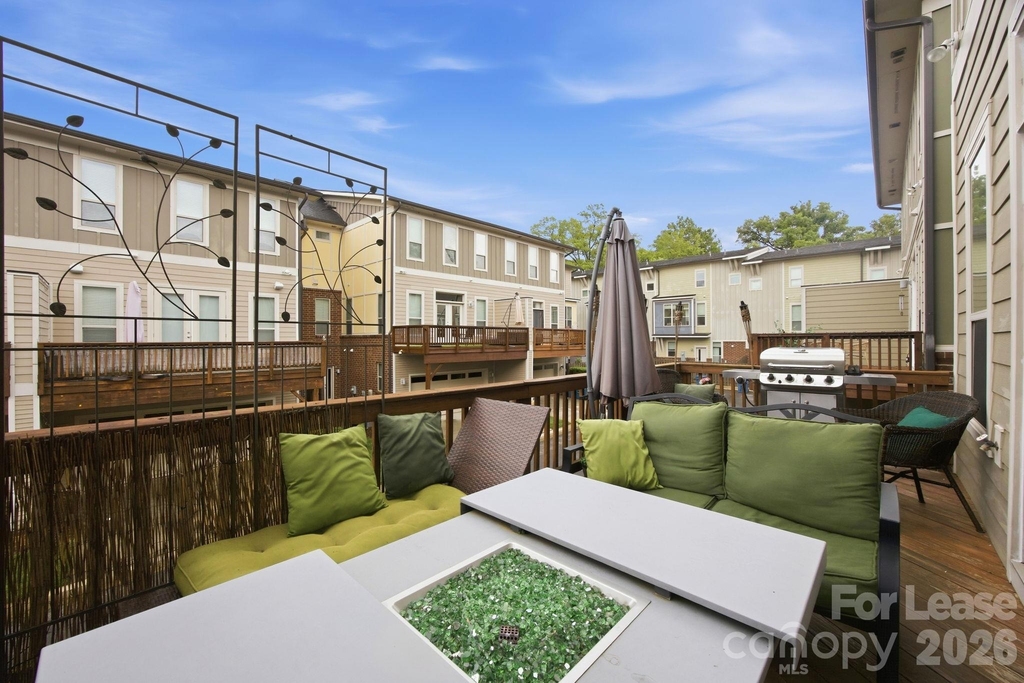 863 Academy Street - Photo 12