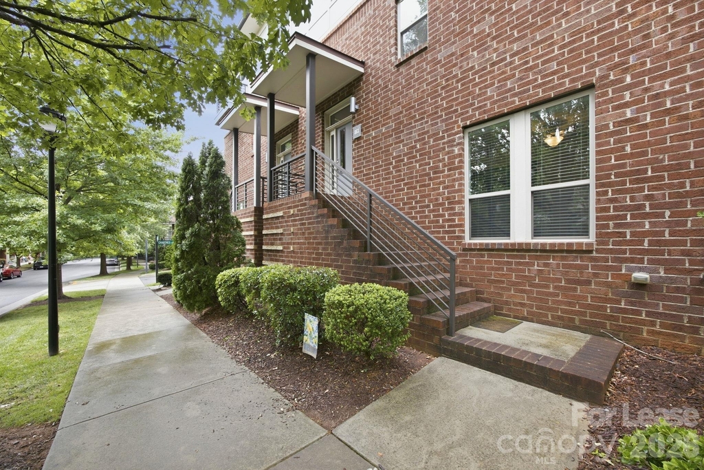 863 Academy Street - Photo 31